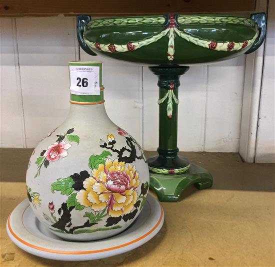 Wedgwood style vase on stand Pompei pattern & green glazed comport on stand(-)